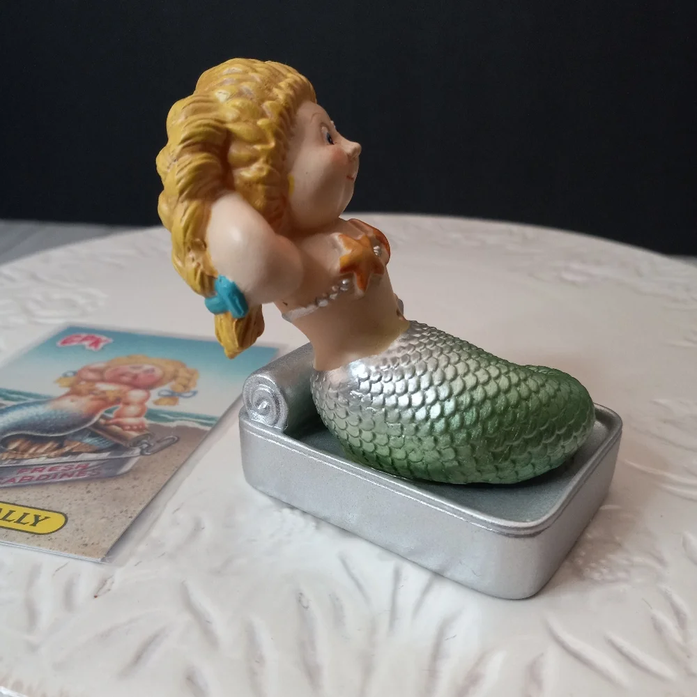 Topps 2022 GPK Garbage Pail Kids Trashy Treasures Series 5 Smelly Sally